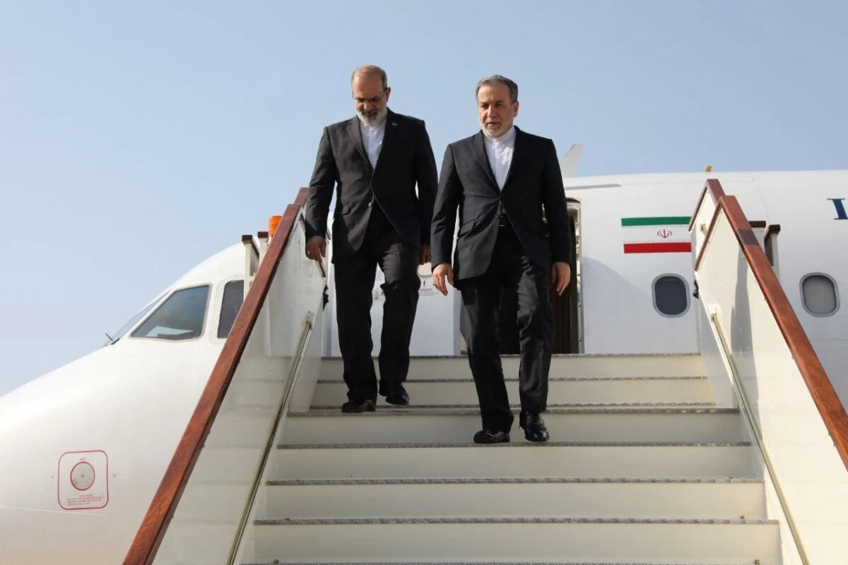 Iranischer Außenminister ist bereits im Oman eingetroffen