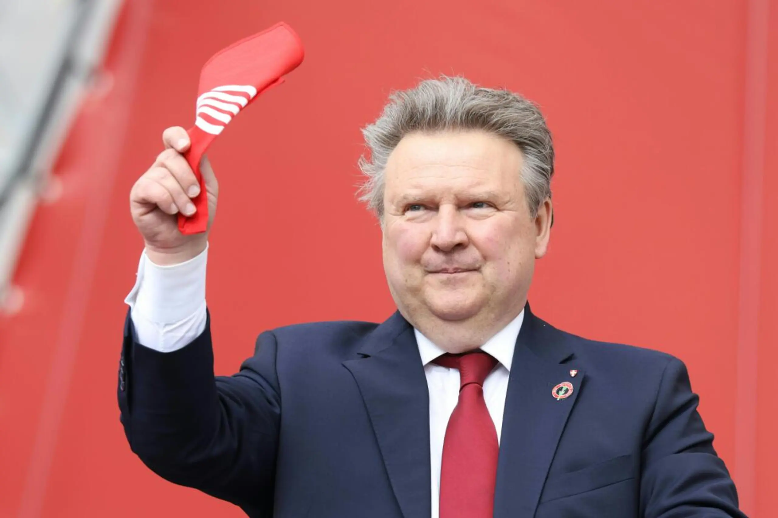 Das rote Tuch wird wieder geschwungen