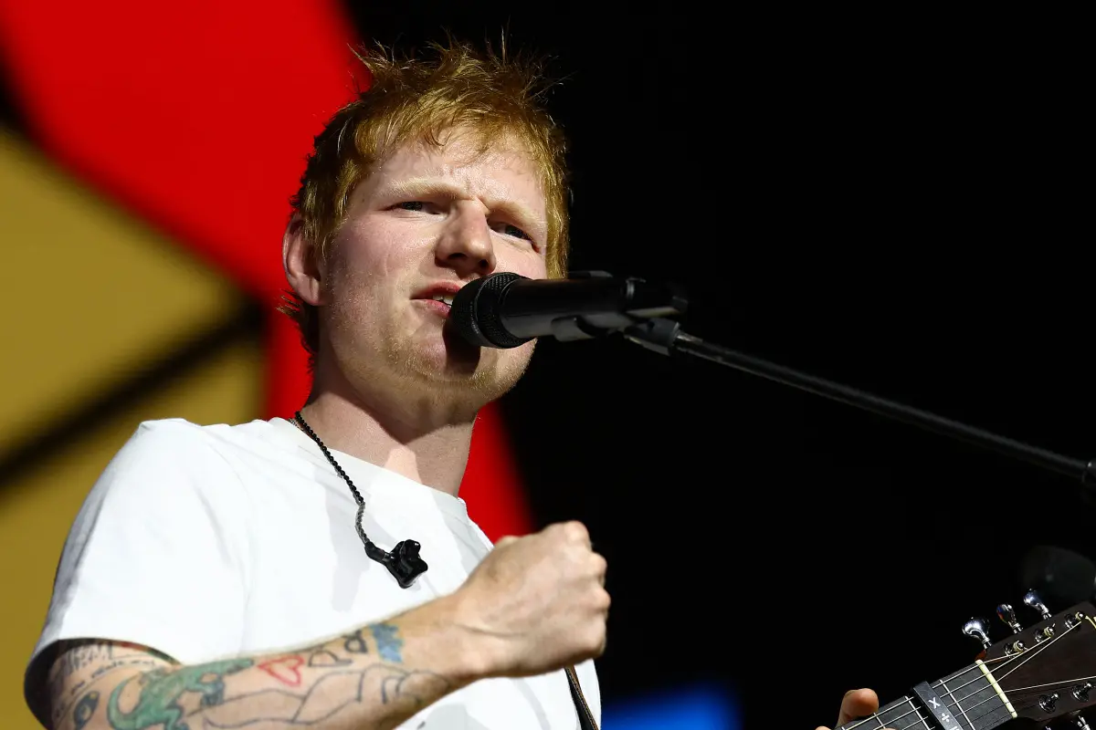 Ed Sheeran drückt auf "Play"