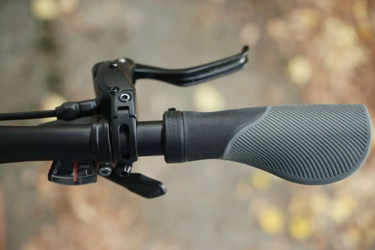 Griffe mit breiter Auflagefläche am Brompton G-Line