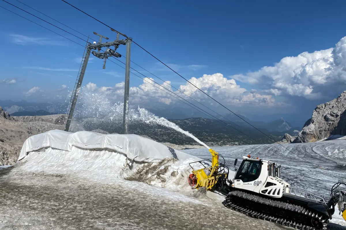 Liftanlagen am Dachstein-Gletscher