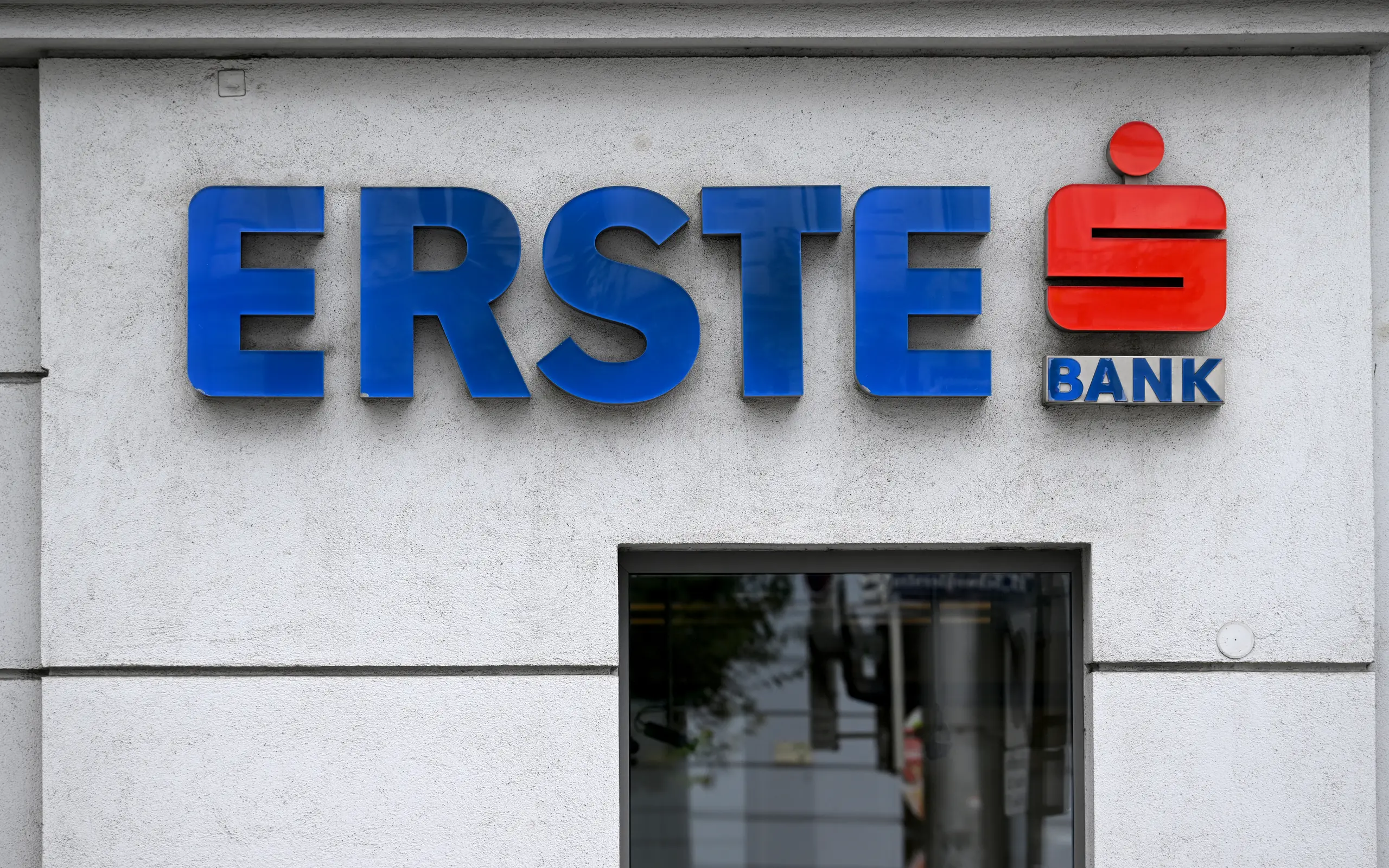 6,8 Mrd.: Erste Group steigt bei polnischer Santander-Tochter ein