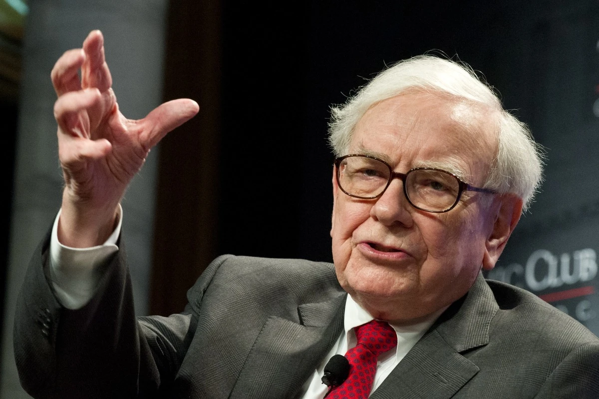 Nach Rückzug als Vorstandschef - Buffett zählt zu den reichsten Menschen der Welt