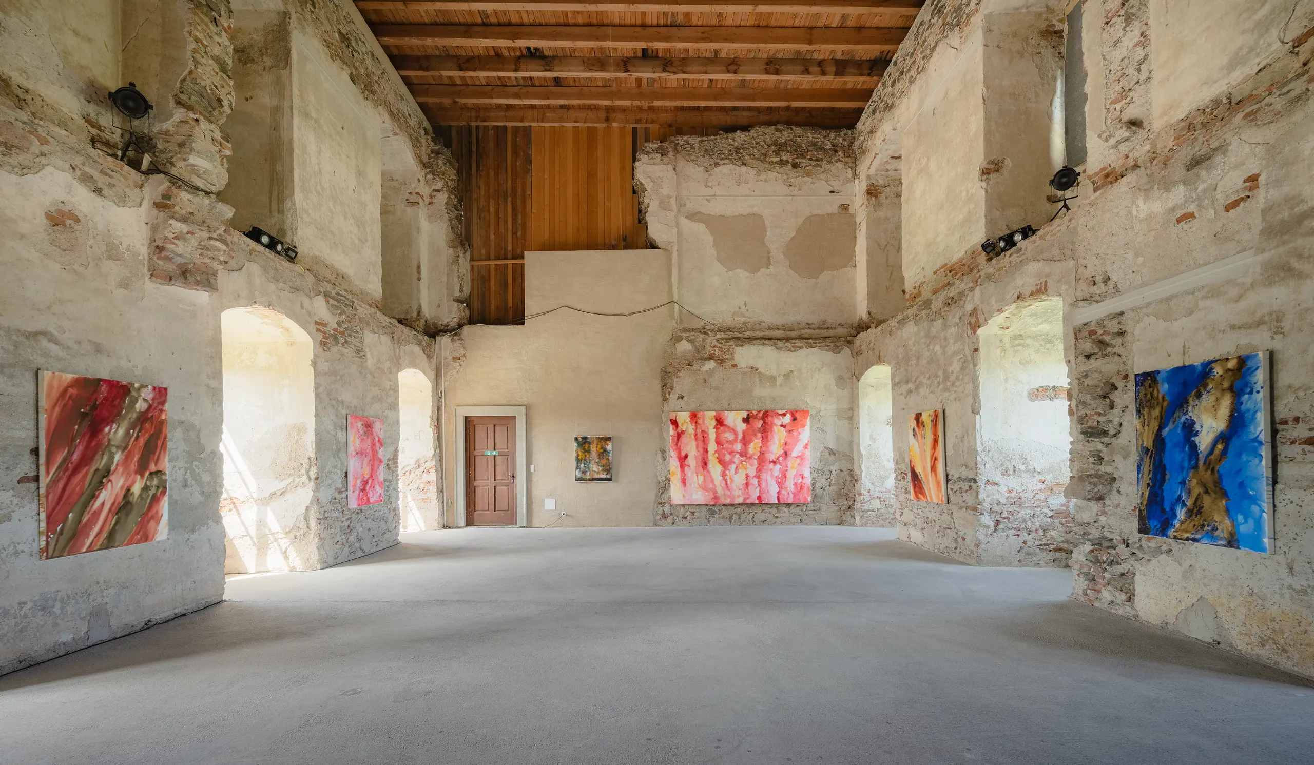 © Michael Nagl Blurred image background