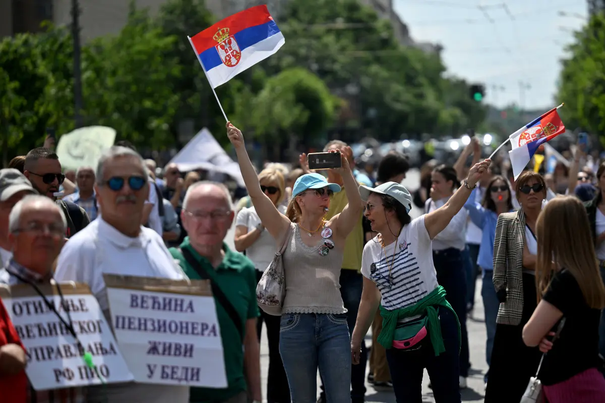 Friedliche Protestszenen aus Belgrad vom 1. Mai