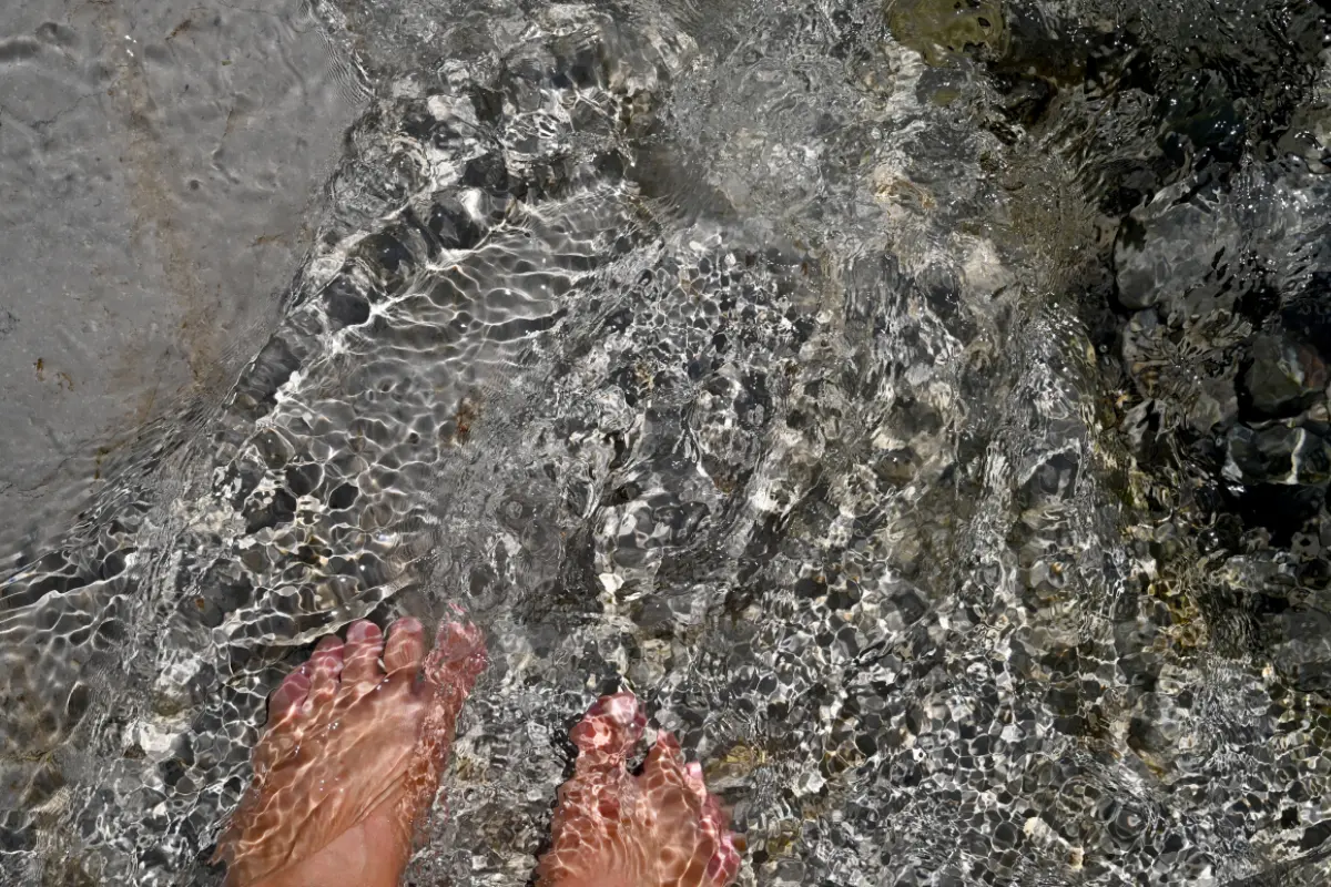Weder ein Eisbad noch ein warmes Bad beschleunigen die Erholung von Frauen nach dem Sport