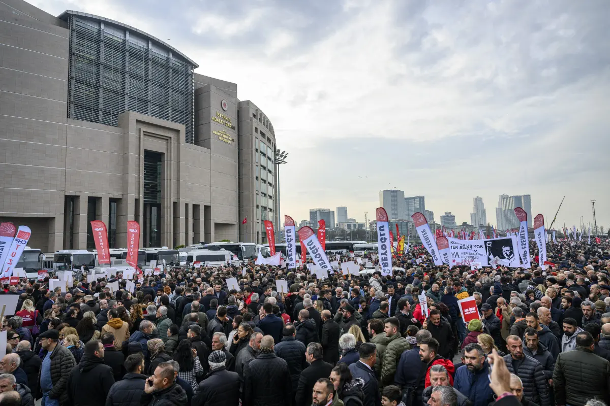 In Istanbul wird seit Wochen für Bürgermeister İmamoğlu demonstriert