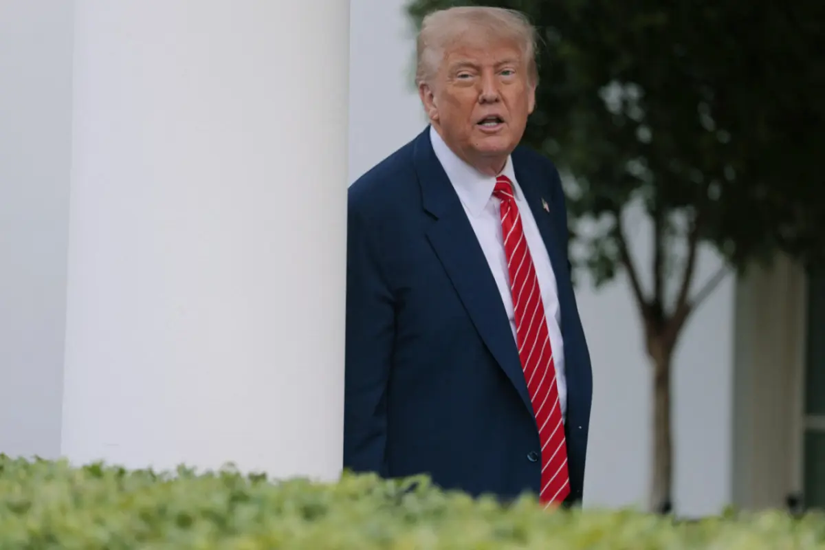 Donald Trump vor dem Weißen Haus