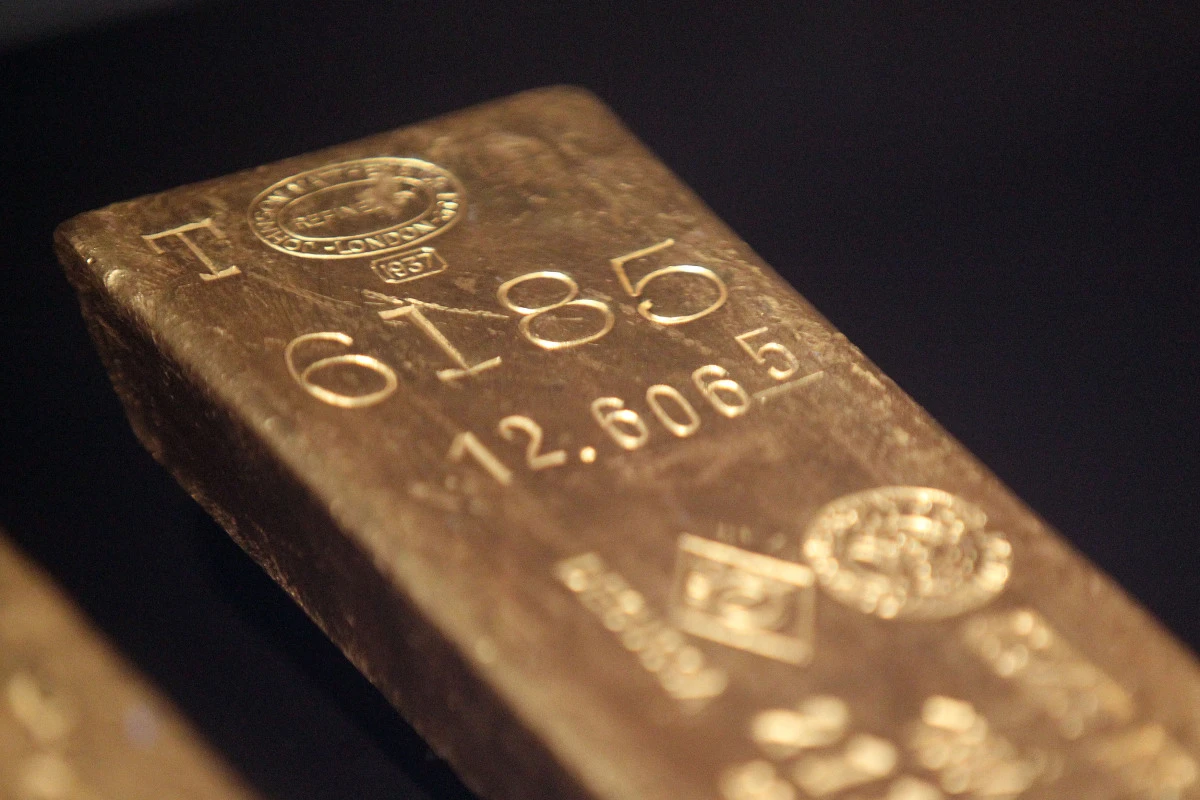 Feinunze um 91 Dollar tiefer gehandelt als am Freitag