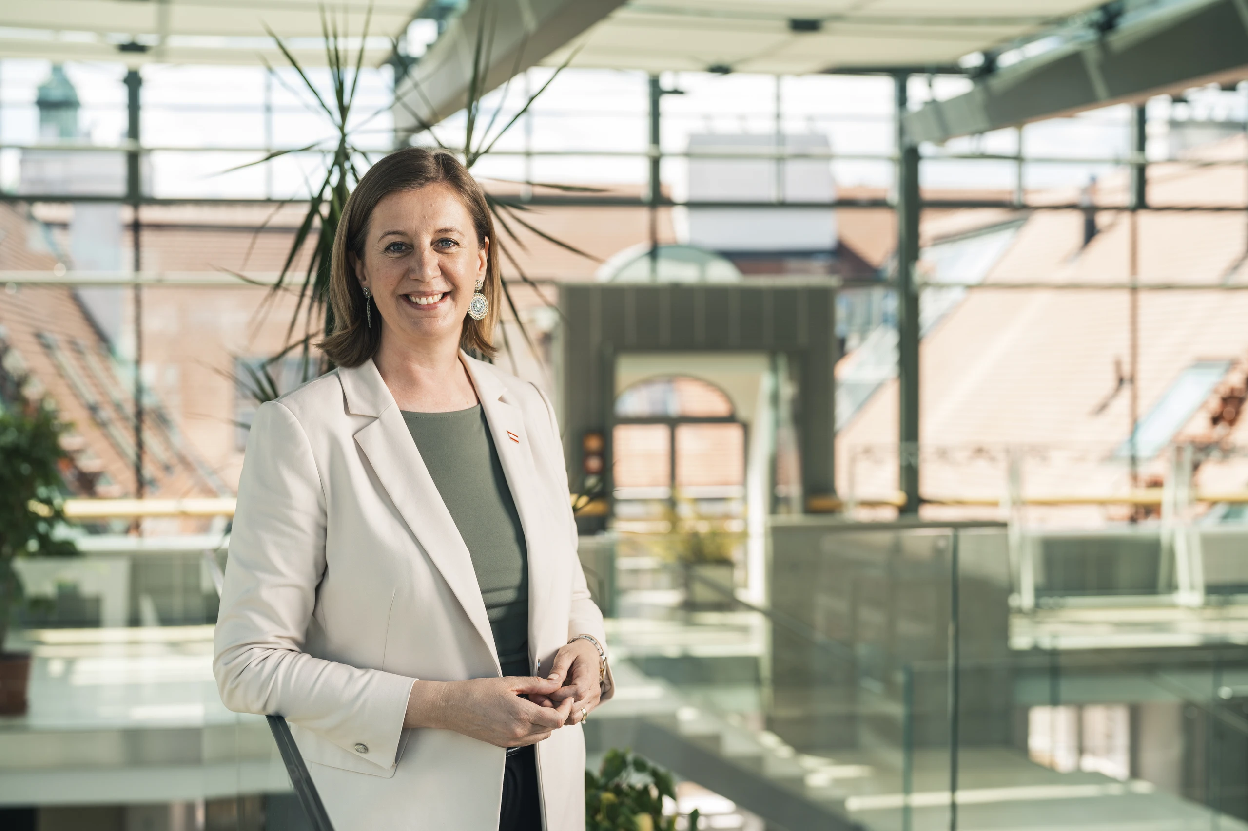 „Würden Sie für das Budget auch die heiligen Kühe der ÖVP schlachten?“