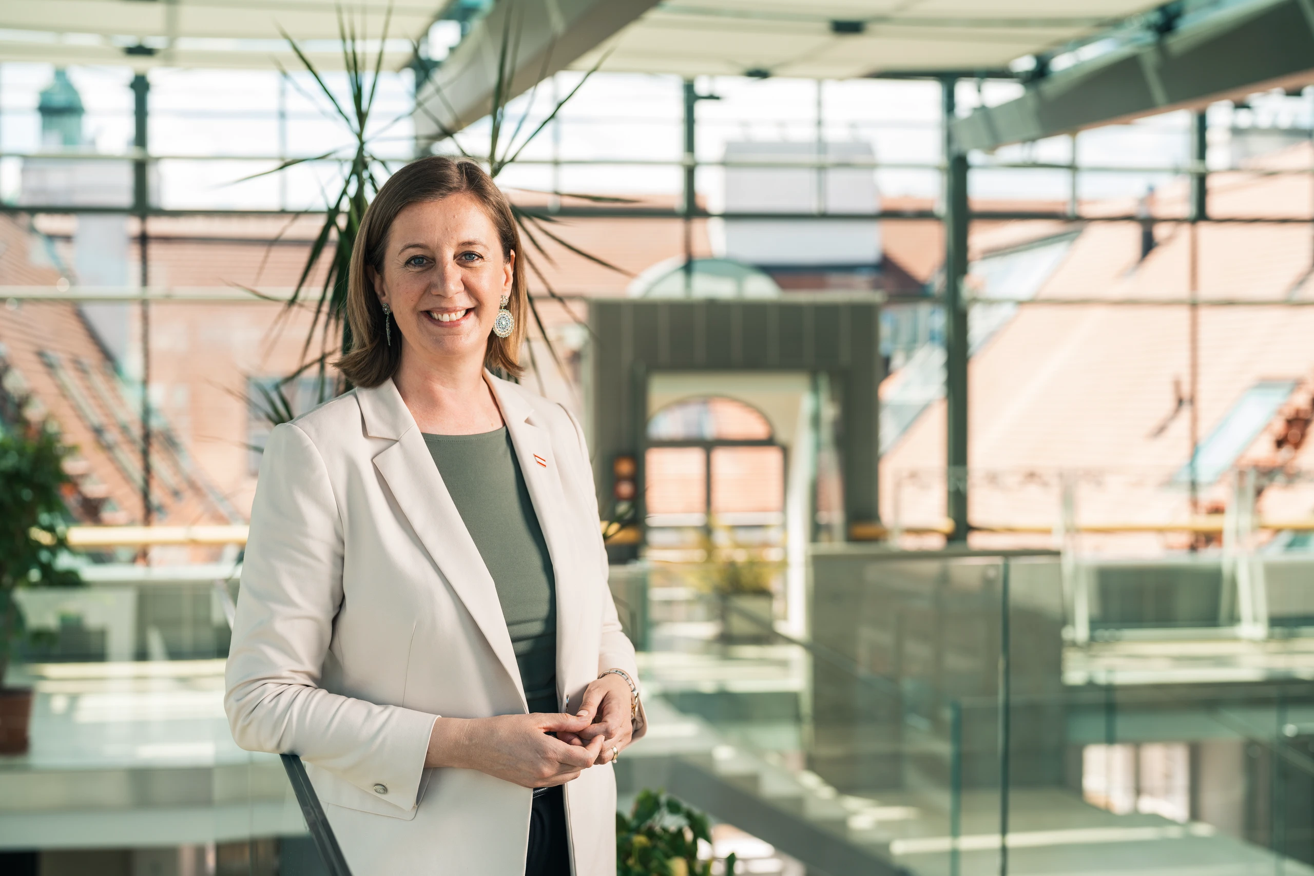 „Würden Sie für das Budget auch die heiligen Kühe der ÖVP schlachten?“