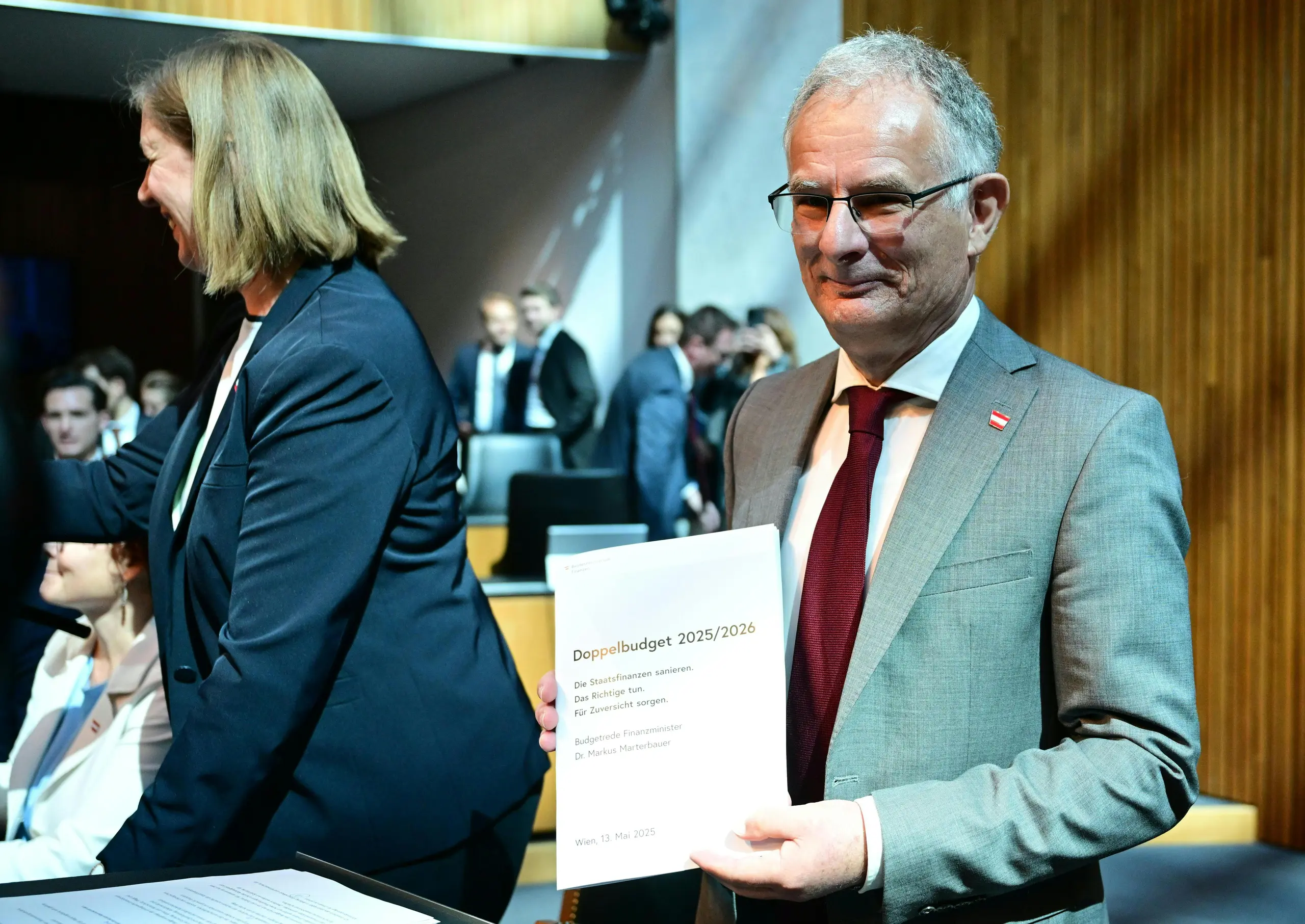„Politik Backstage“: Milliardenschweres Nachrüsten an der Budgetfront