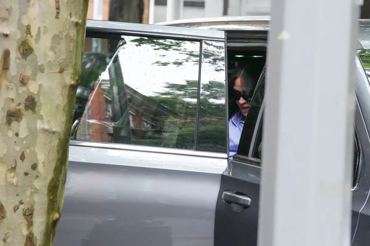 Ex-Freundin bei der Ankunft am Gericht in New York