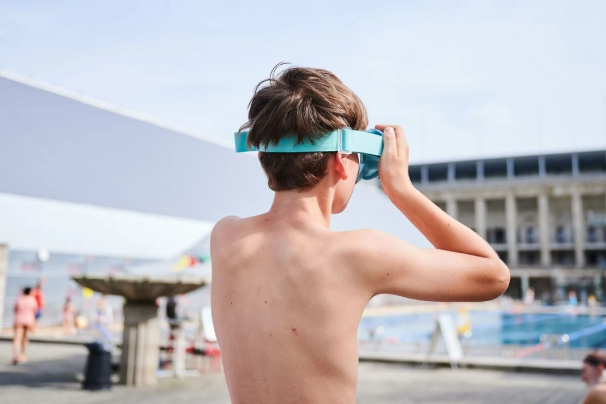 ++ ARCHIVBILD ++ Ob am See oder im Schwimmbad - Eltern sollten ihr Kind immer im Blick behalten