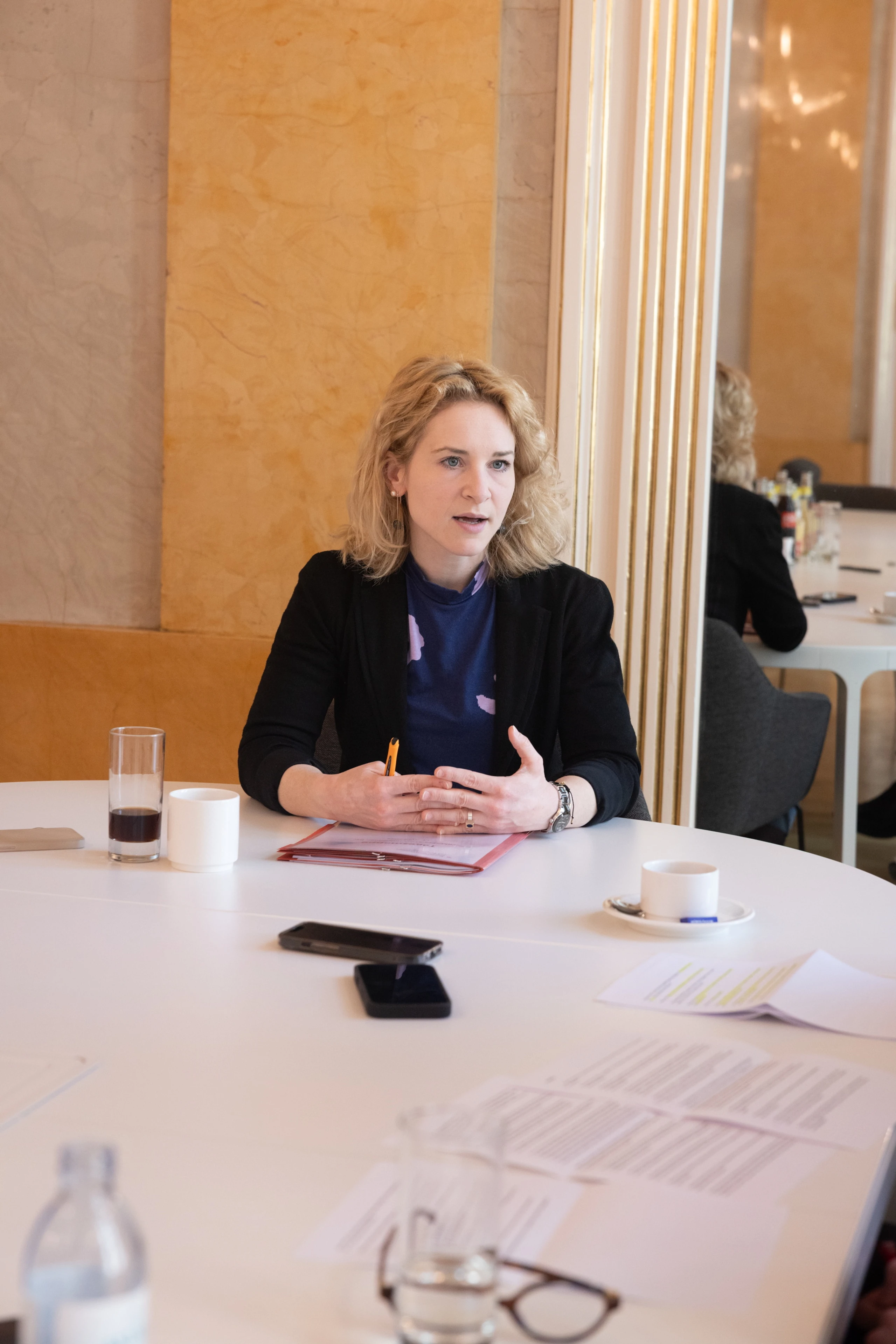 © Julia Rotter Blurred image background