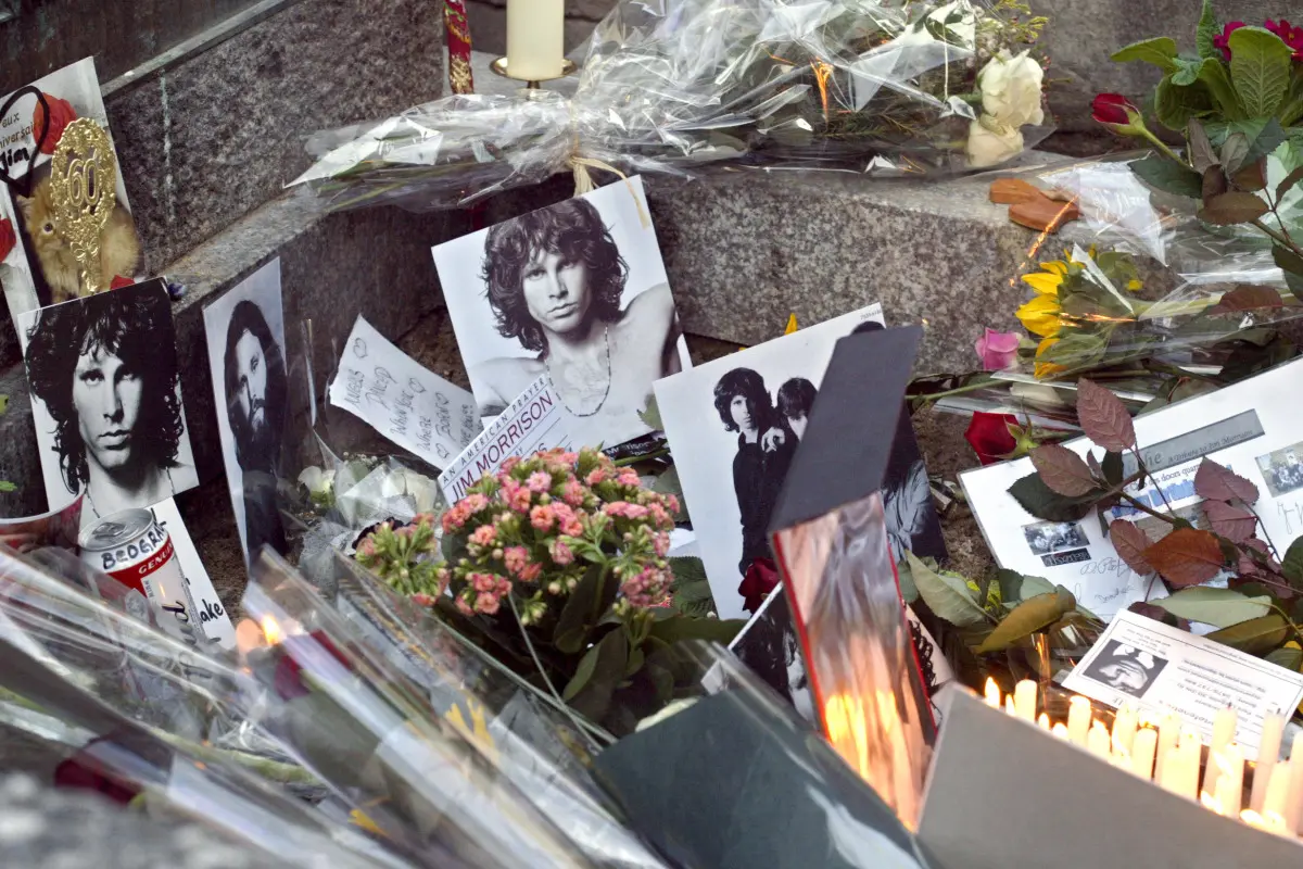 Grab von Jim Morrison ist bis heute Pilgerstätte der Fans
