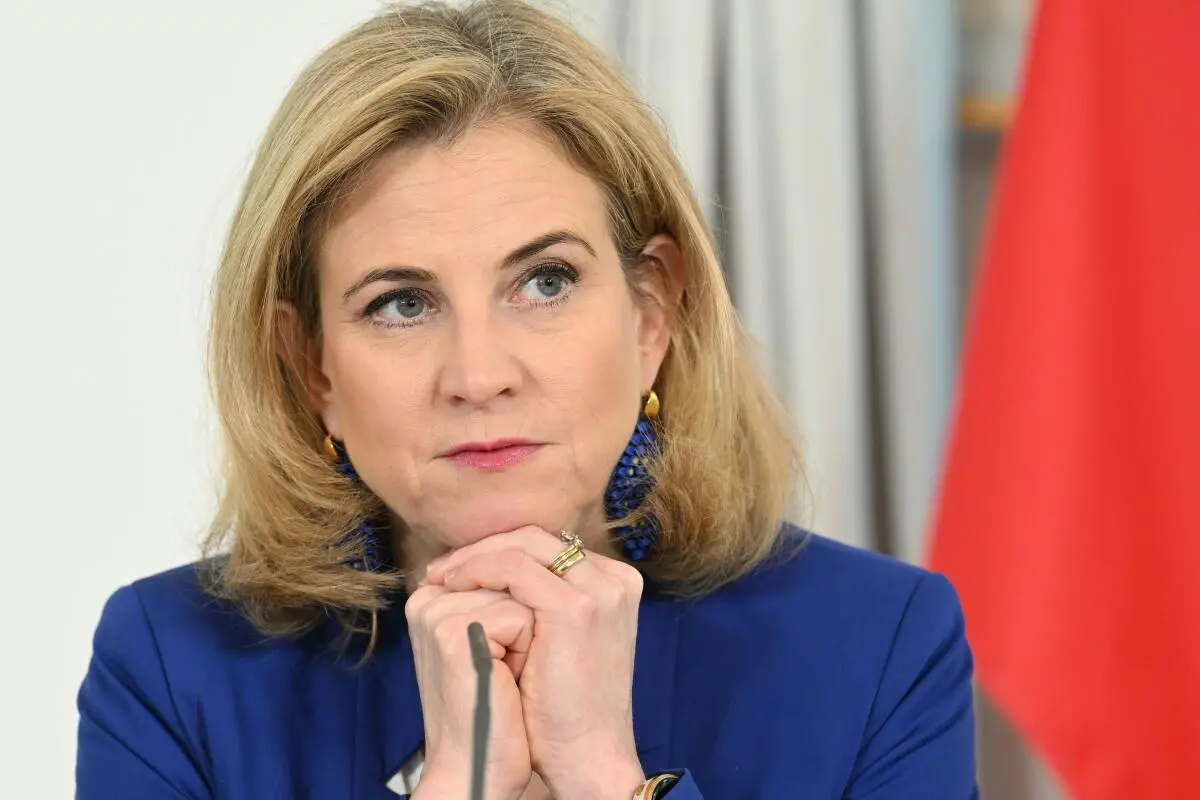 Fordert Druck auf Putin: Meinl-Reisinger