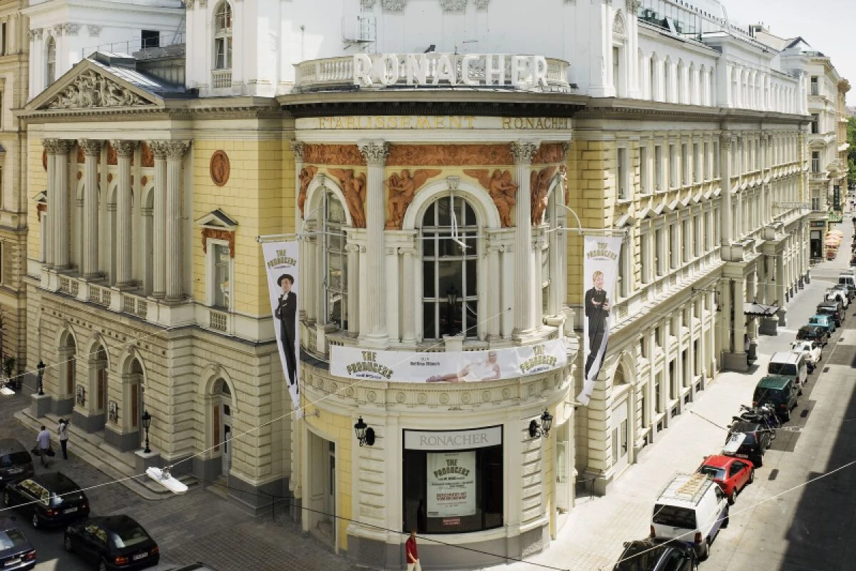 Im Ronacher hält alsbald Maria Theresia Hof