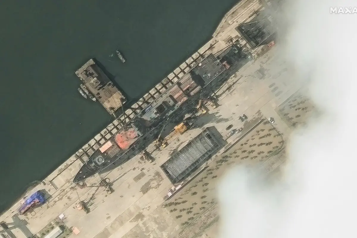 Der Zerstörer der nordkoreanischen Marine vor dem Unfall