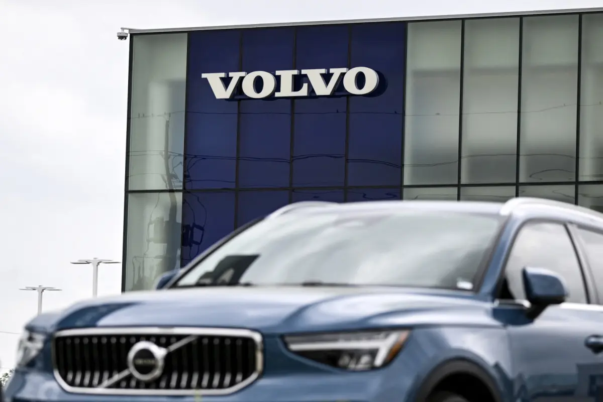 Aktien von Volvo Cars fielen an der Börse in Stockholm um 5 Prozent.