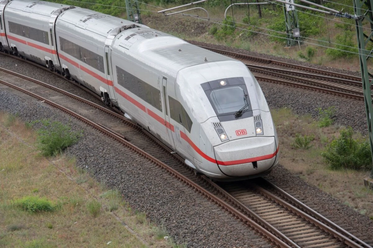 ++ ARCHIVBILD ++ Deutsche Bahn will mit Rabatten Auslastung steigern