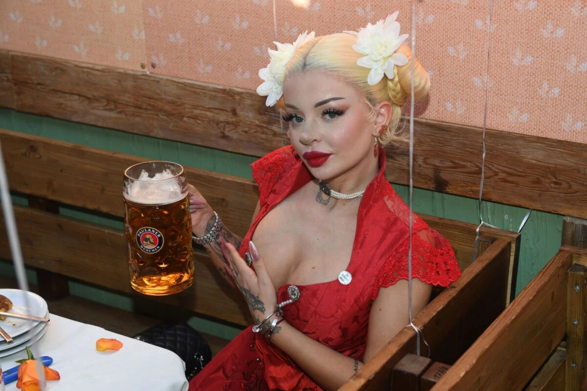++ ARCHIVBILD ++ Künstlerin bereut ihr Verhalten "extrem"