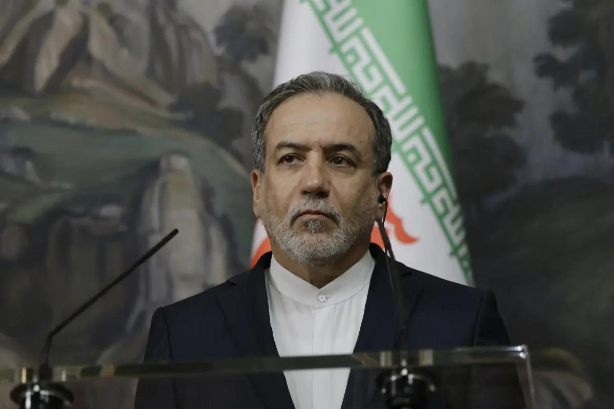 Der iranische Außenminister erklärt, Atomwaffen seien "inakzeptabel".