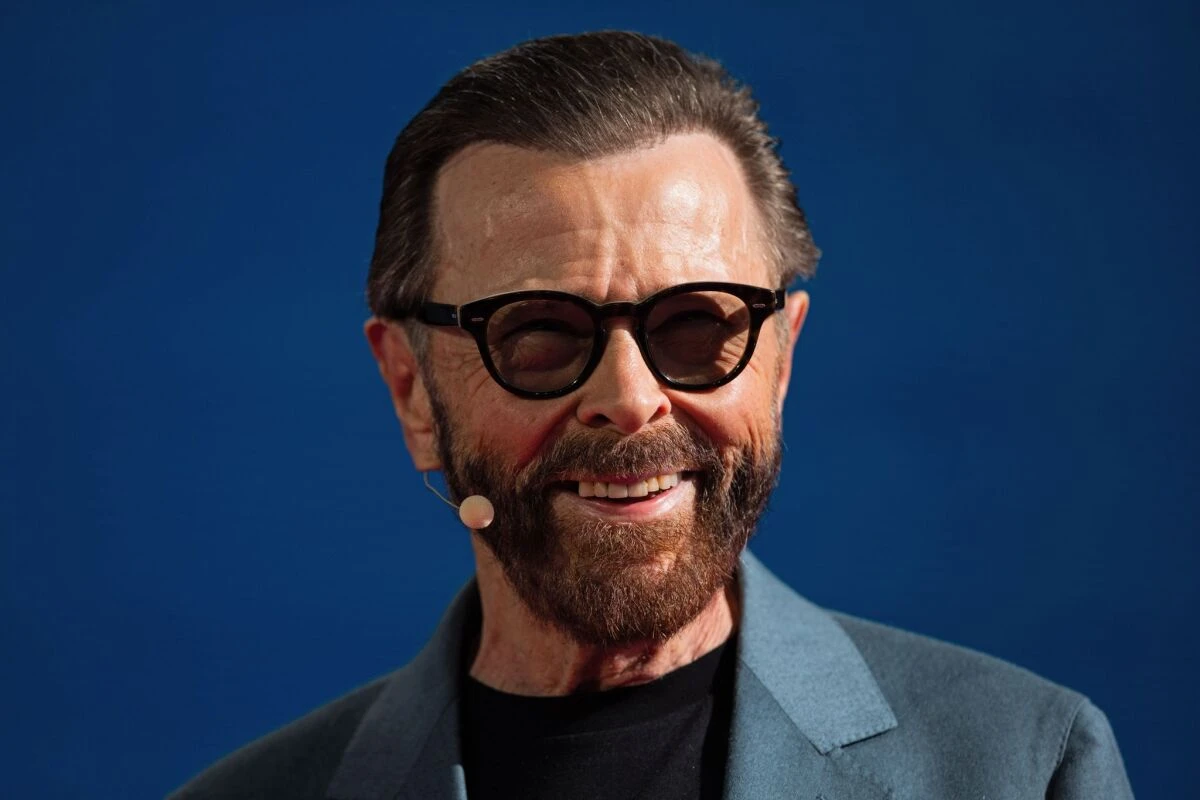 ++ ARCHIVBILD ++ Der Popstar setzt sich intensiv mit neuen Technologien auseinander