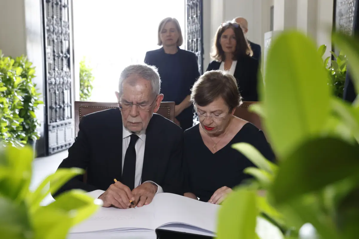 Bundespräsident Van der Bellen und Ehefrau Doris Schmidauer
