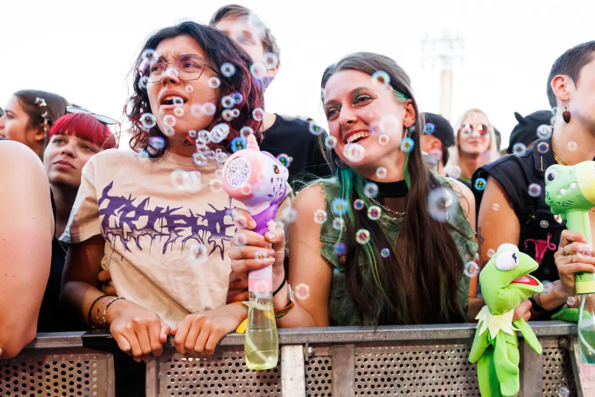 Fans feiern friedlich am Nova Rock