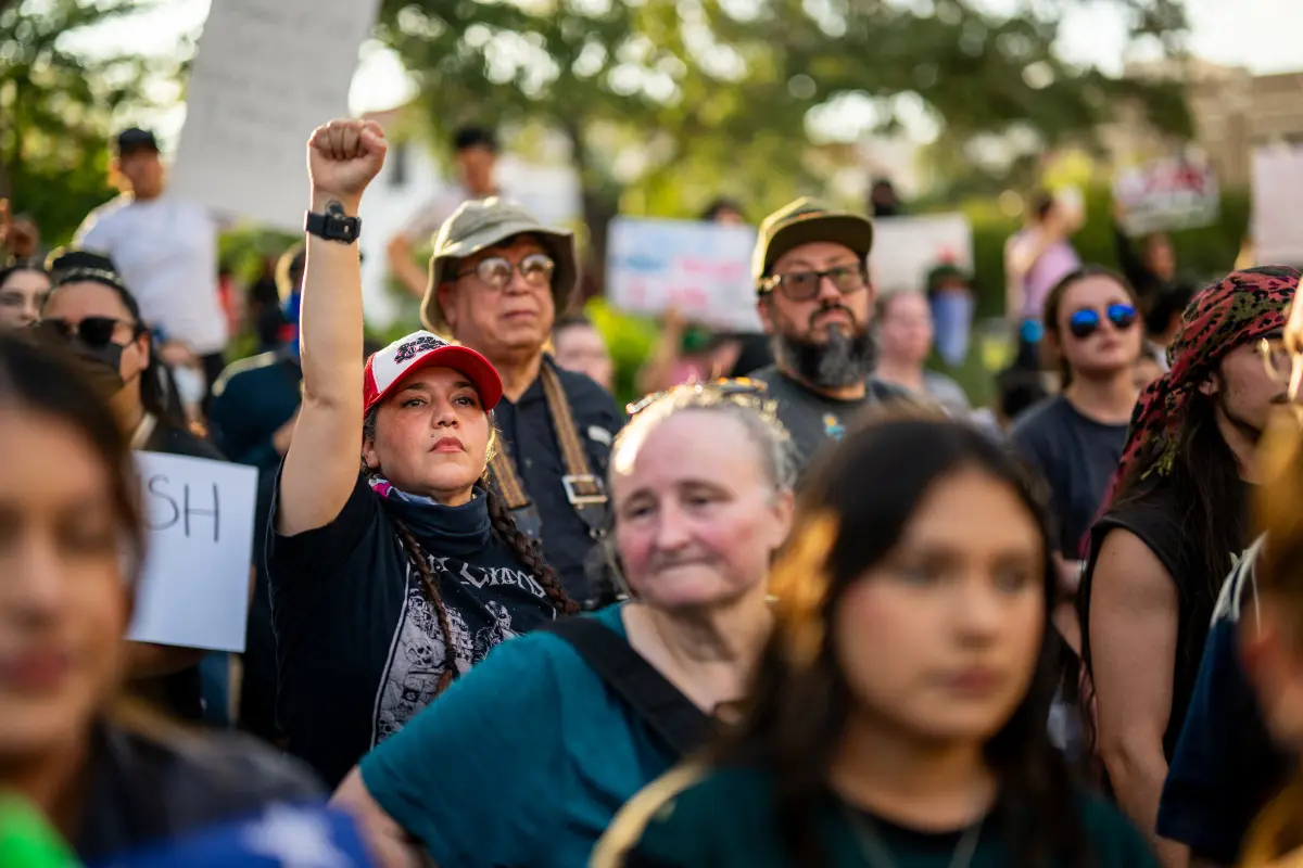 Menschen demonstrieren in LA, San Antonio und anderen Städten