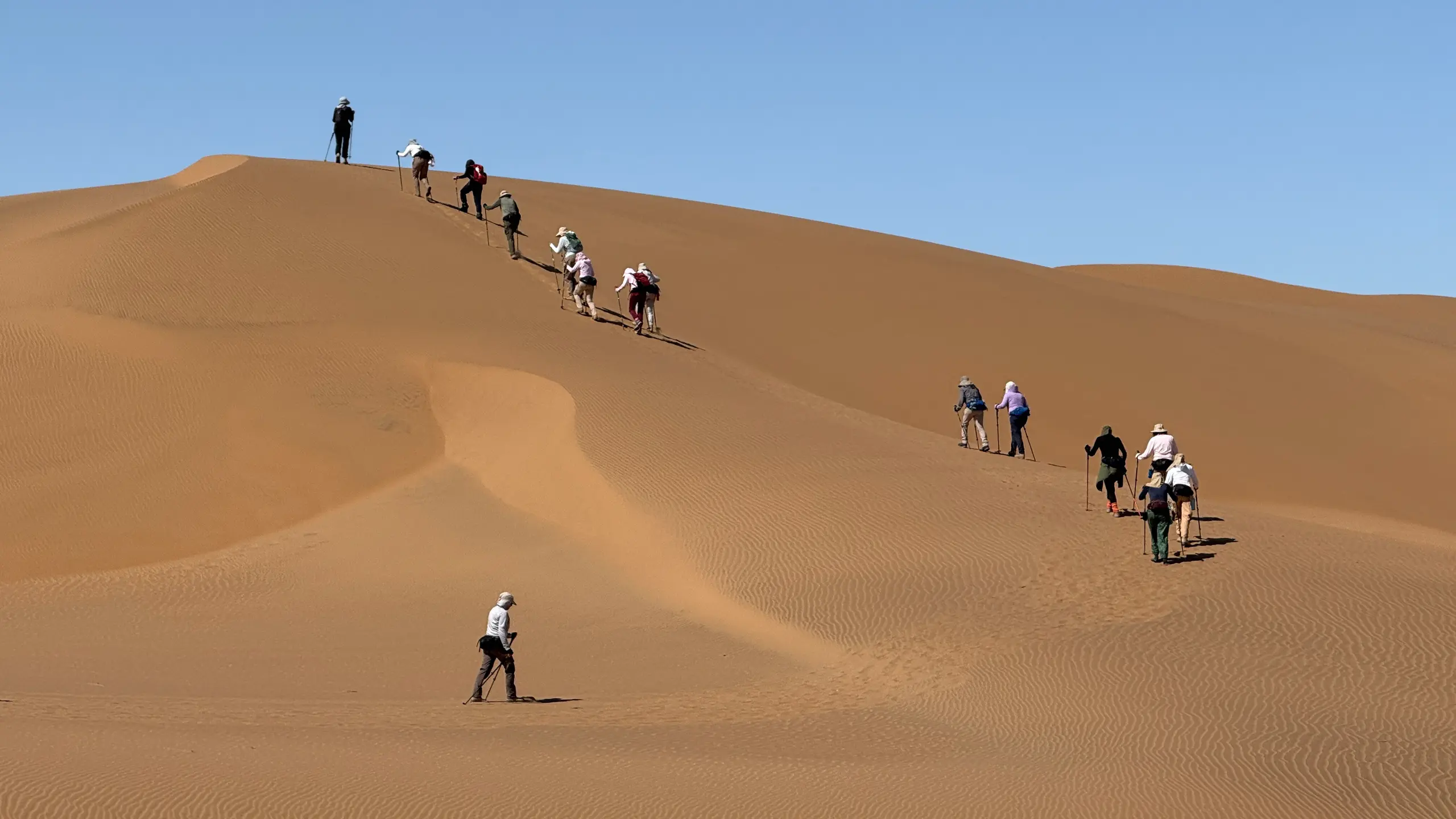 Dünen der Namib und Menschen
