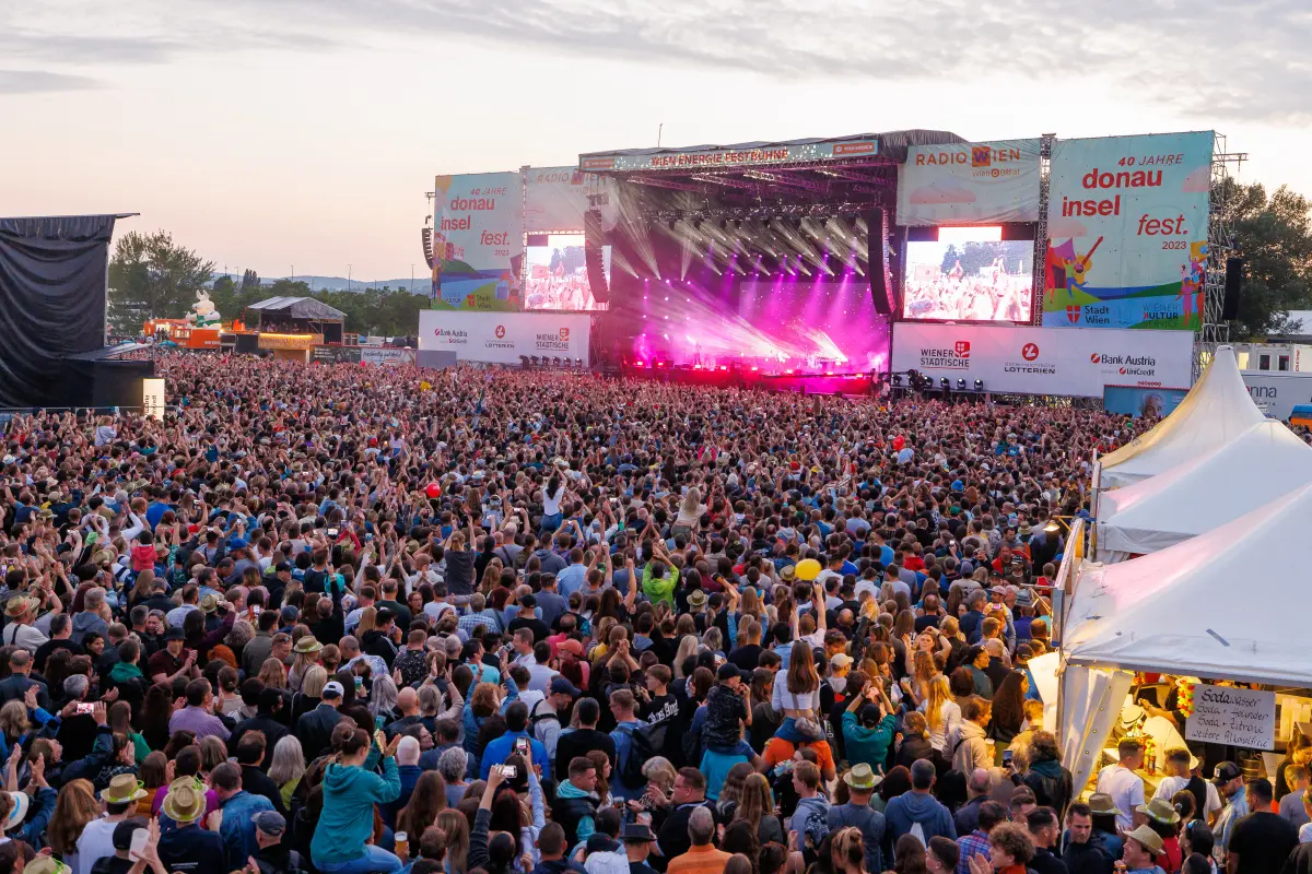 Volles Haus vor der Hauptbühne ist keine Seltenheit