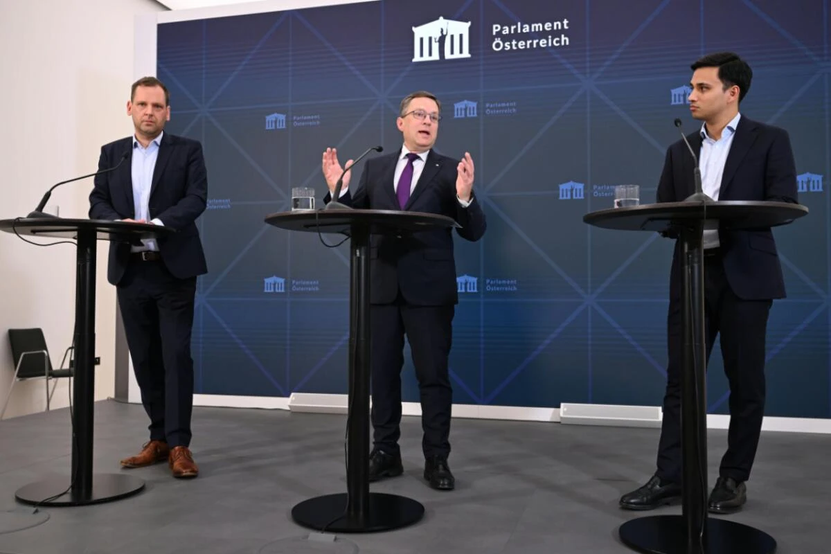 Klubobmänner der Regierungsparteien stellten Paket vor
