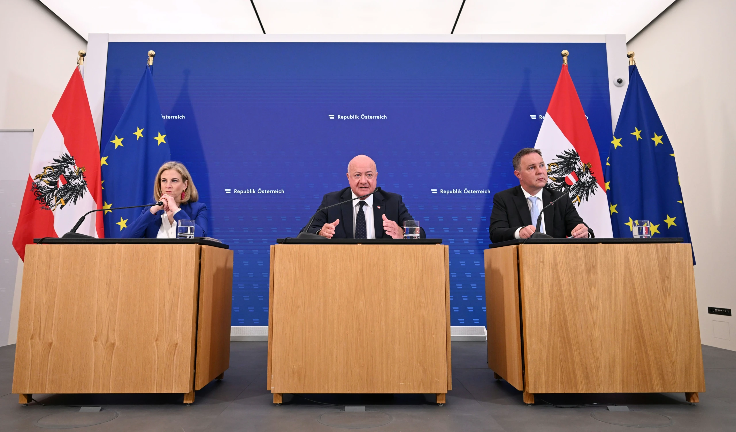 Politik Backstage: Wenn das Trio dreimal klingelt