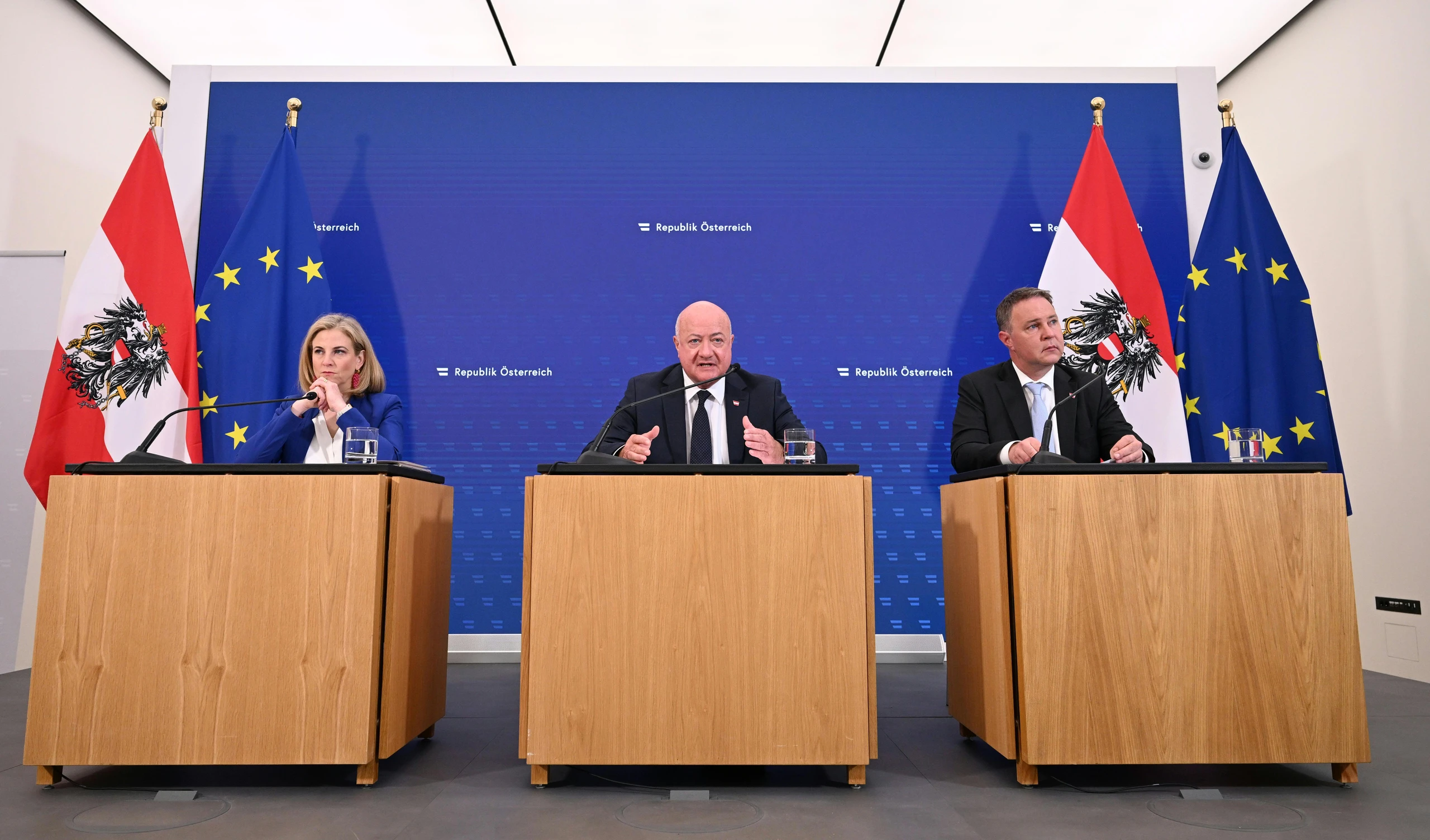 Politik Backstage: Wenn das Trio dreimal klingelt