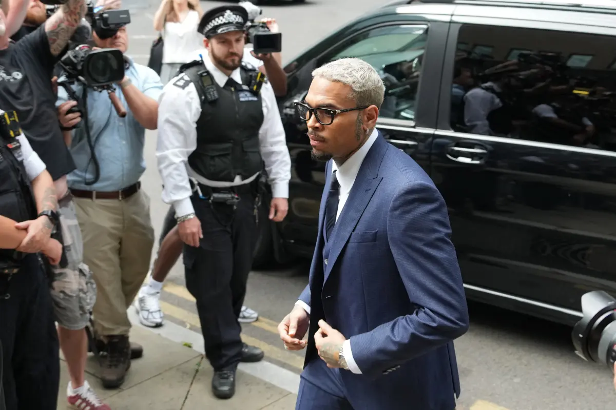 Chris Brown sieht sich als unschuldig an