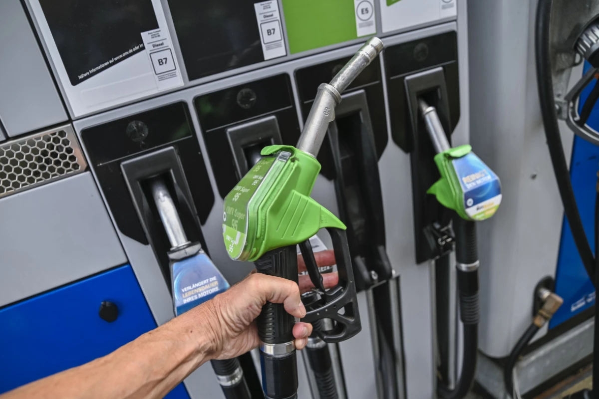 Langsameres Fahren schont Nerven und Geldbeutel