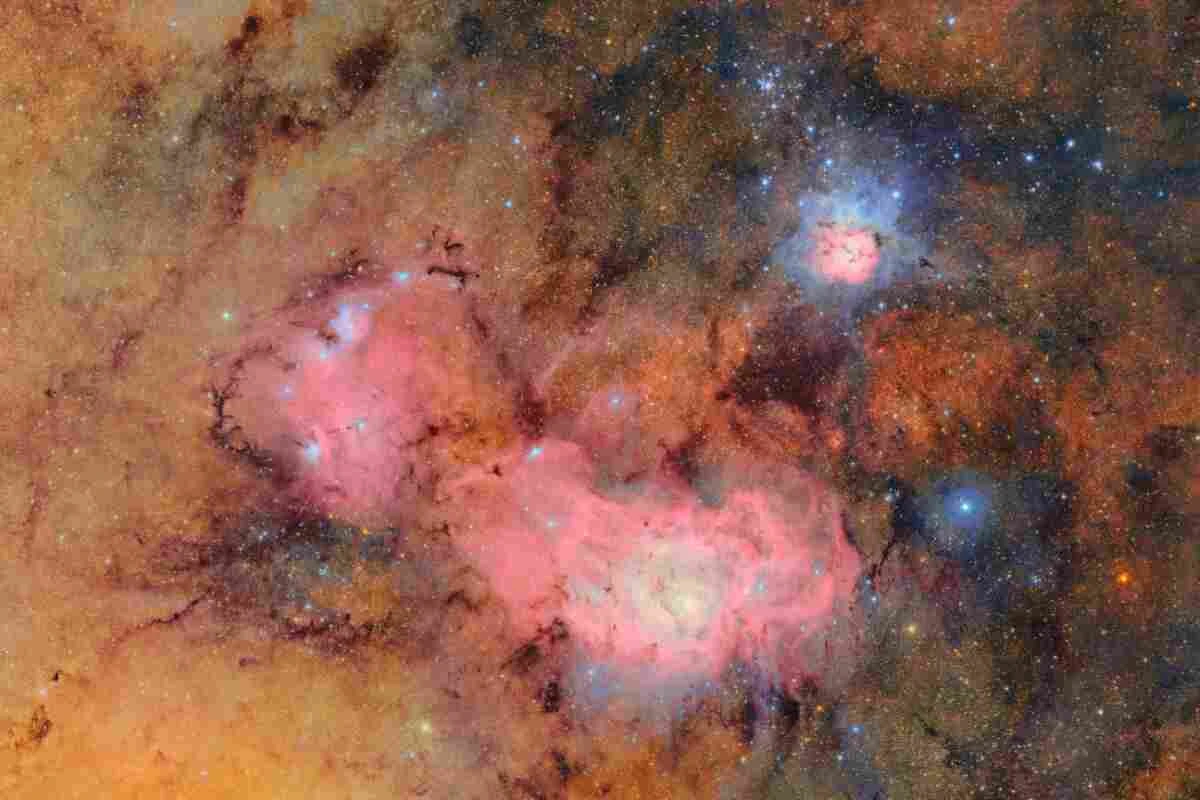 Sternen-Kindergärten in leuchtendem Rosa und Orangerot