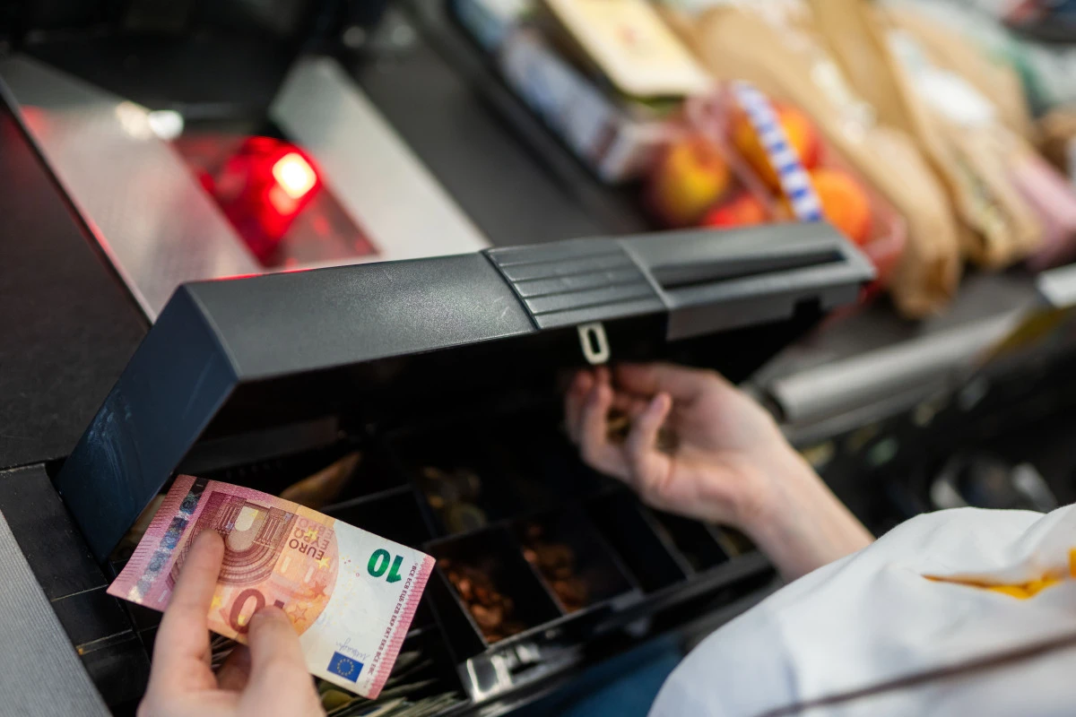 Der Umgangston an der Supermarkt-Kassa wird rauer