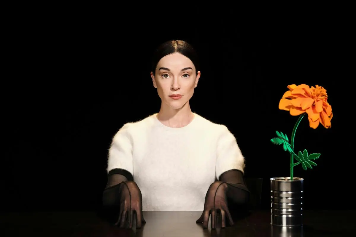 Annie Clark weiß sich zu inszenieren