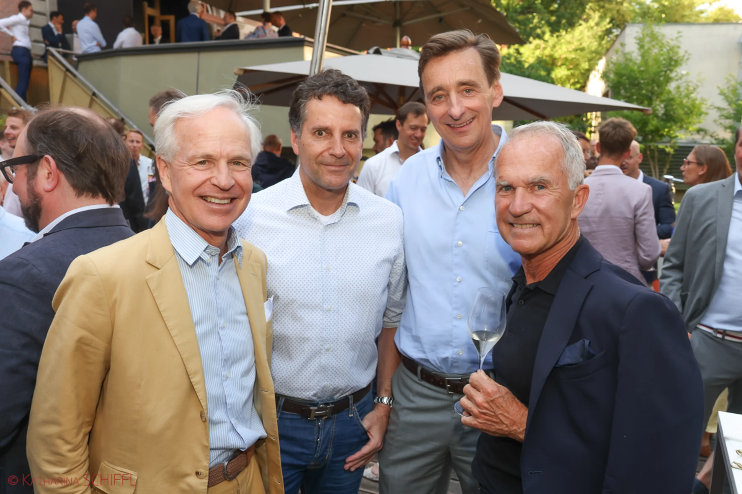CBRE-Sommerfest 2025 bringt Immobilien- und Finanzbranche zum Netzwerken zusammen