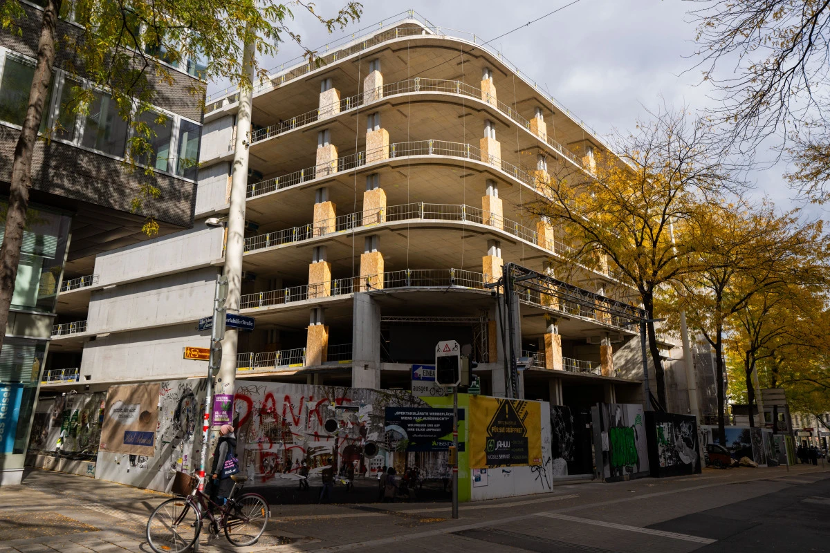 Statt Luxus-Kaufhaus sollen 200 Wohnungen entstehen