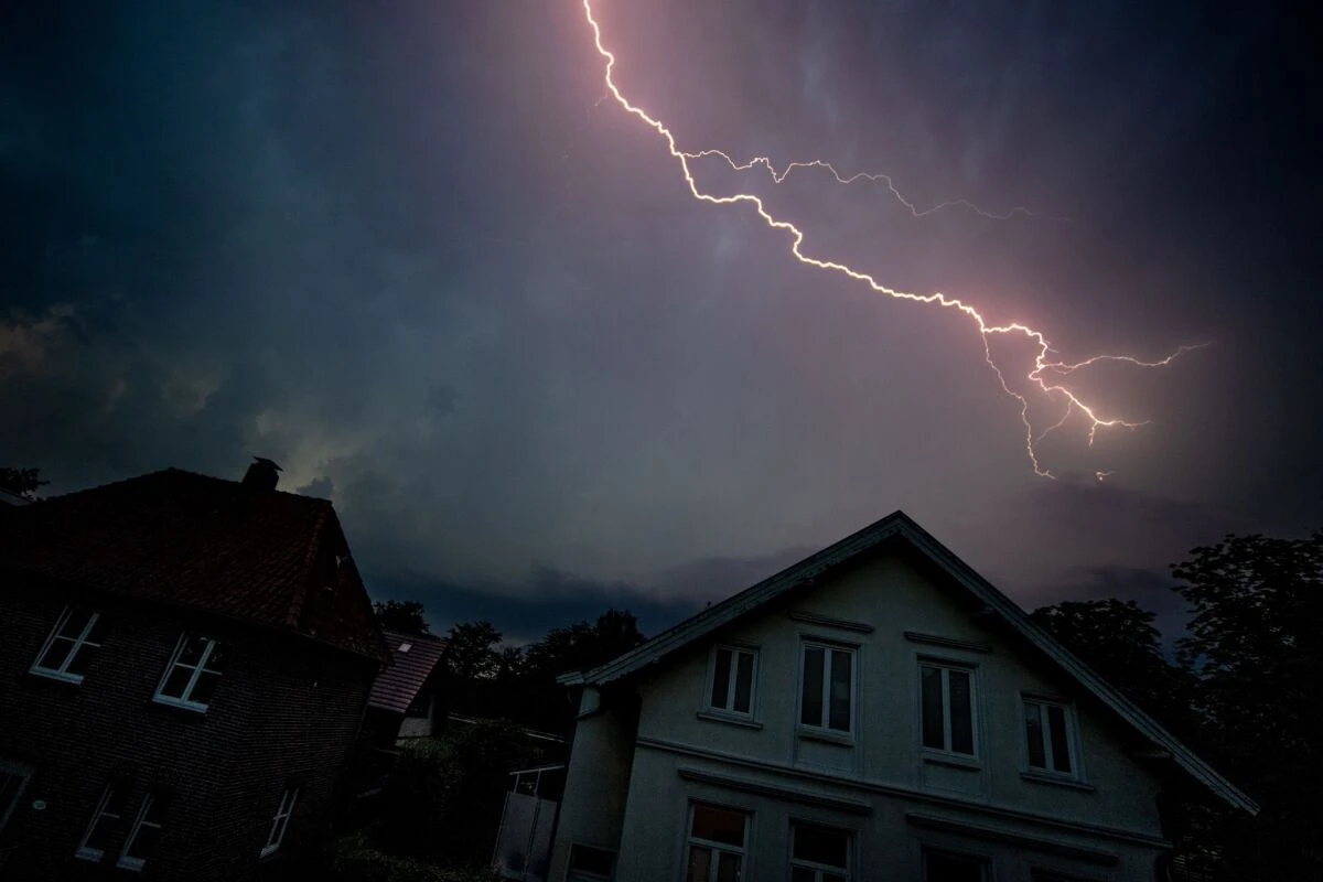 ++ ARCHIVBILD ++ Ist die Gewitter-Angst groß, spricht man von Astra- oder Brontophobie