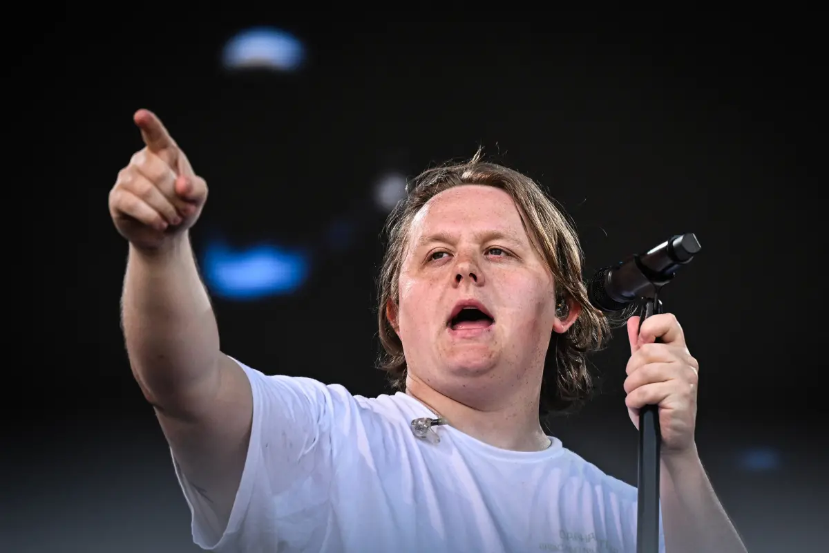 Lewis Capaldi steht wieder auf der Bühne