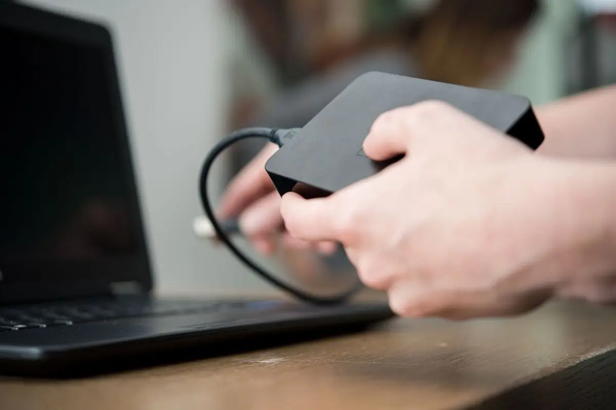 Die beste SSD-Festplatte im Test war die Samsung T7 Gen 2 Portable SSD
