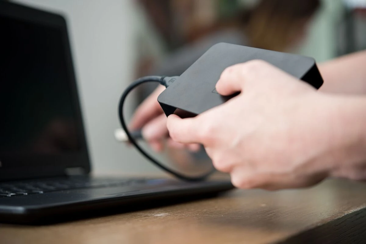 Die beste SSD-Festplatte im Test war die Samsung T7 Gen 2 Portable SSD