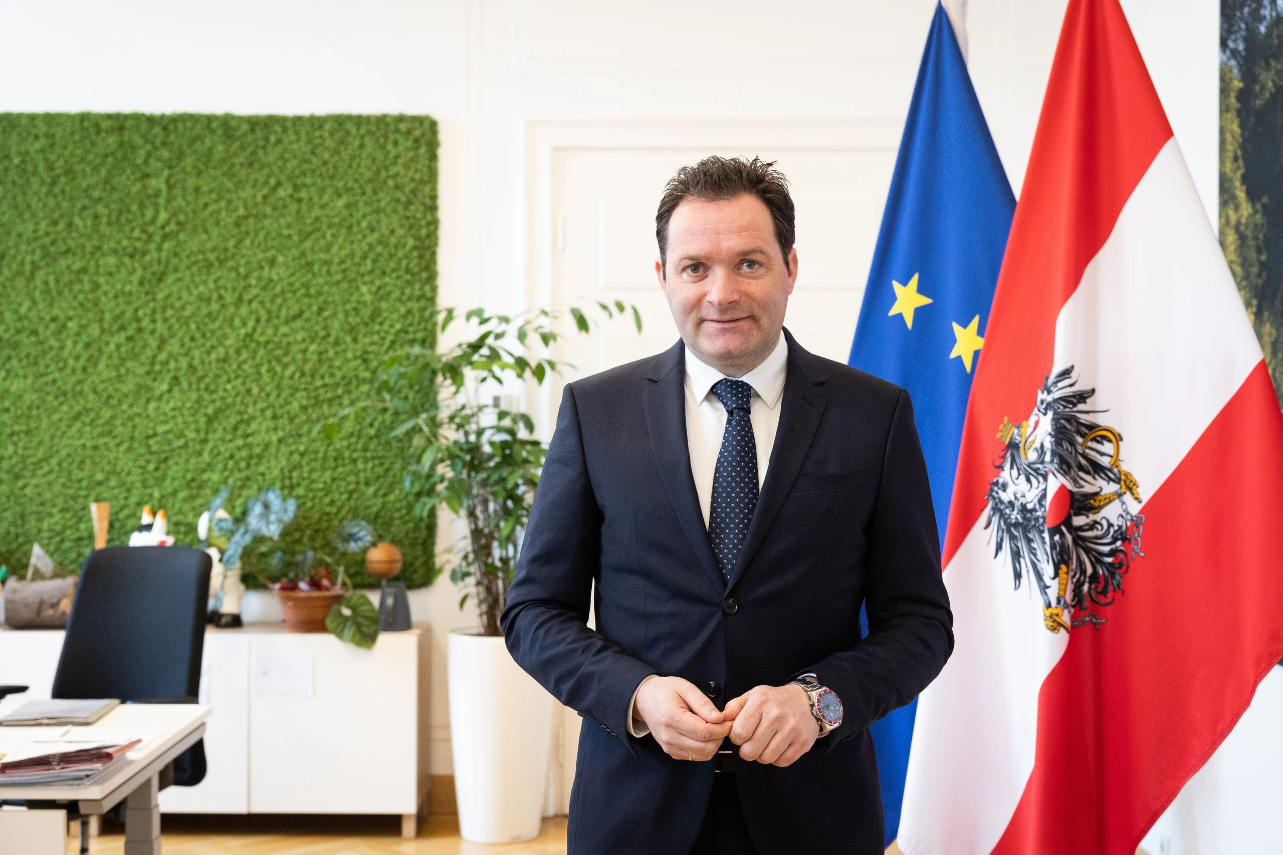 © Gilbert Novy / KURIER / picturedesk.com Blurred image background