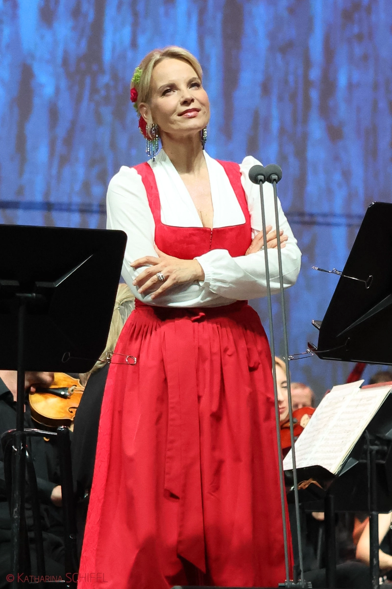 Elīna Garanča verzaubert bei „Klassik unter Sternen“ in Göttweig
