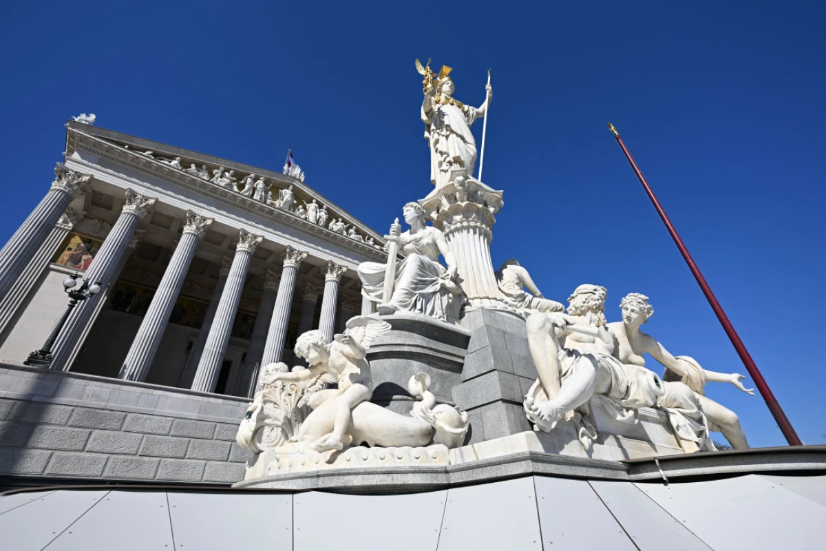 Im Parlament wird es vor dem Sommer noch einmal hitzig